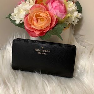 NWOT staci large slim bifold wallet